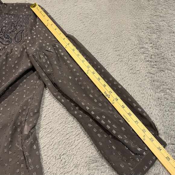 Chico's Button Up Sheer Blouse Women's 3 XL Gray Embroidered Beaded Balloon Slv - Picture 10 of 13